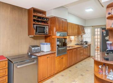 Casa · 250m² · 4 Ambientes · 5 Cocheras · Venta Casa 4 Ambientes - Piñeyro - Avellaneda