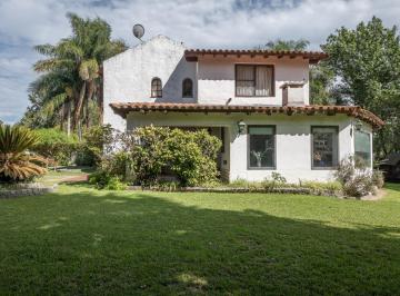 Lateral desde jardin propio · Venta Casa Larena Cc Al Golf, 2 Lotes, 5 Dorm