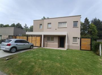 Casa · 123m² · 4 Ambientes · 2 Cocheras · Venta Casa en El Portal de Pilar