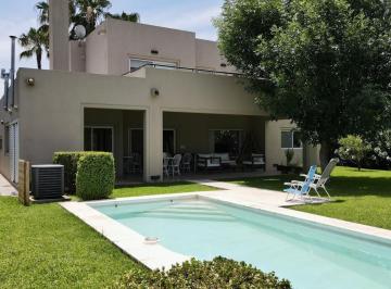 Casa · 262m² · 7 Ambientes · Casa en La Pradera II