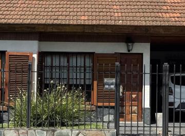 Casa · 132m² · 4 Ambientes · 2 Cocheras · Casa en Ituzaingó Norte
