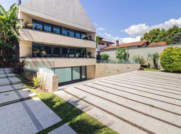 Casa · 535m² · 8 Ambientes · 6 Cocheras · Venta Casa en Lomas de Zamora Moderna