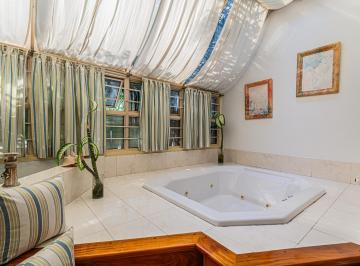 Casa · 250m² · 6 Ambientes · 2 Cocheras · Casa en San Andrés