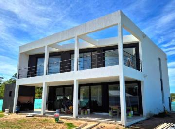 Casa · 183m² · 5 Ambientes · 2 Cocheras · Venta Casa 5 Ambientes Vista Al Agua Puertos del Lago Nativas Financia