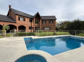 Casa · 276m² · 5 Ambientes · 6 Cocheras · Venta Casa 5 Amb Pilar Saint matthew'S Village Lote Int Acepta Permuta