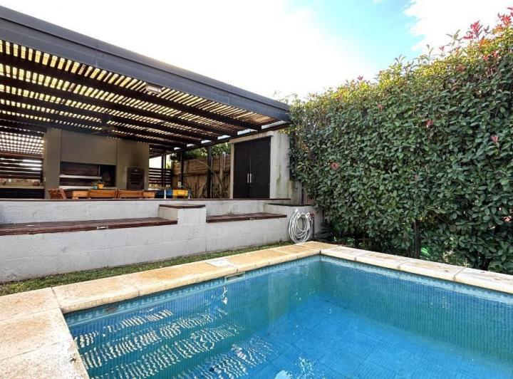 Casa · 136m² · 5 Ambientes · 3 Cocheras