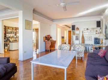 Departamento · 180m² · 6 Ambientes · Piso de 6 Ambientes Super Luminoso en Flores