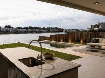 Casa · 311m² · 8 Ambientes · 4 Cocheras · Casa en Venta 8 Amb a Estrenar en Santa Ana 2 Suites Al Agua Más Suite en Planta Baja