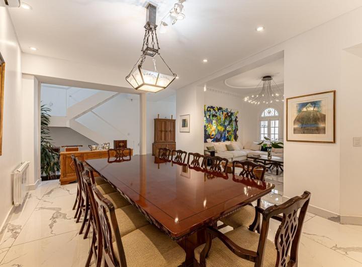 Casa · 350m² · 4 Ambientes