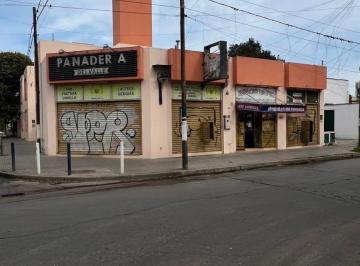 Local comercial , Córdoba · San Fernando Local Comercial Vidriera - Baño