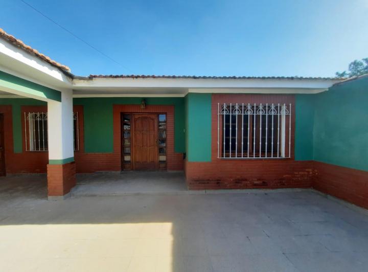 Casa · 100m² · 5 Ambientes · 2 Cocheras