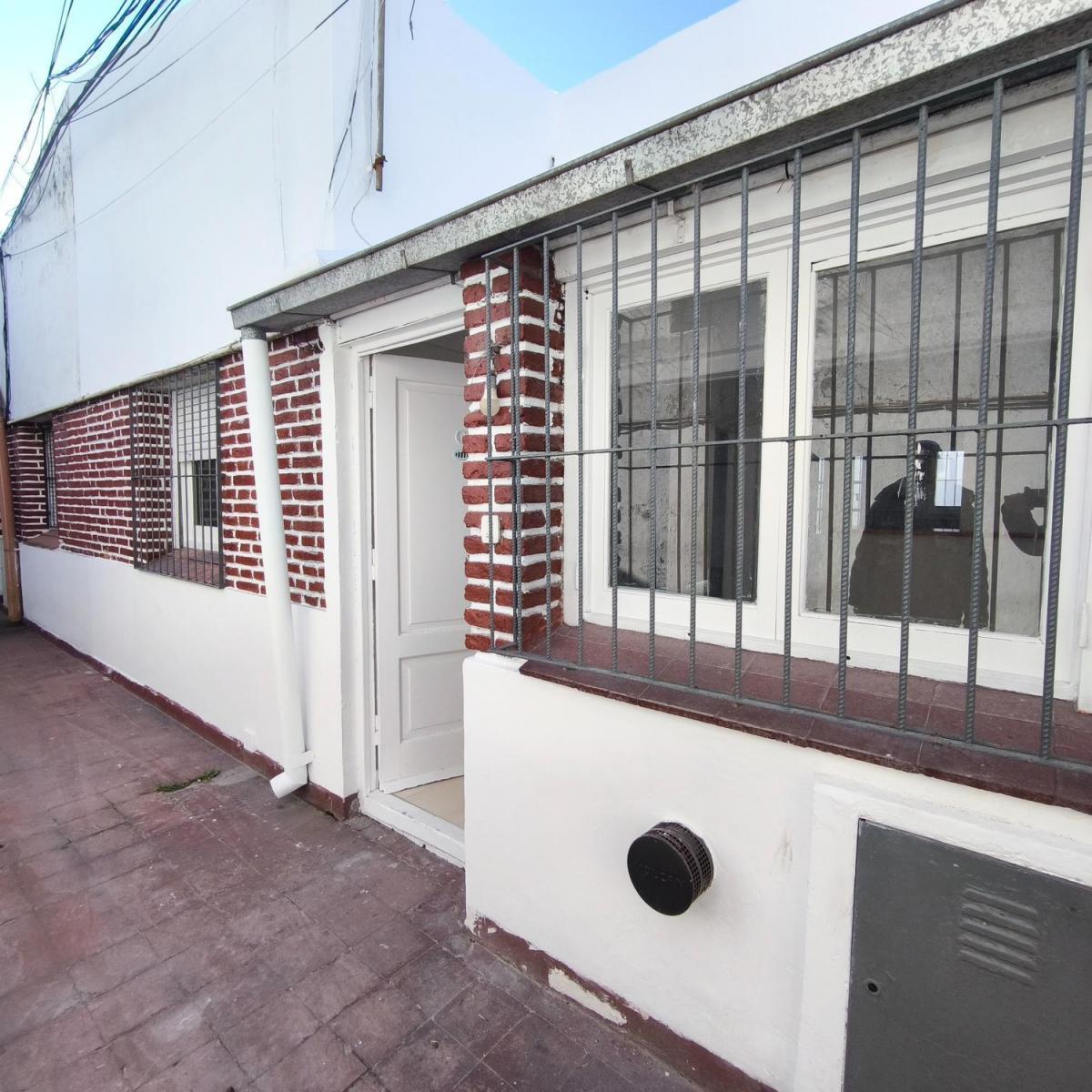 Oportunidad de inversión en el barrio Pompeya, Mar del Plata. PH de 2 amb.