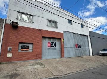 Bodega-Galpón · 900m² · 5 Cocheras · Galpon en Alquiler Vicente Lopez 900 m²