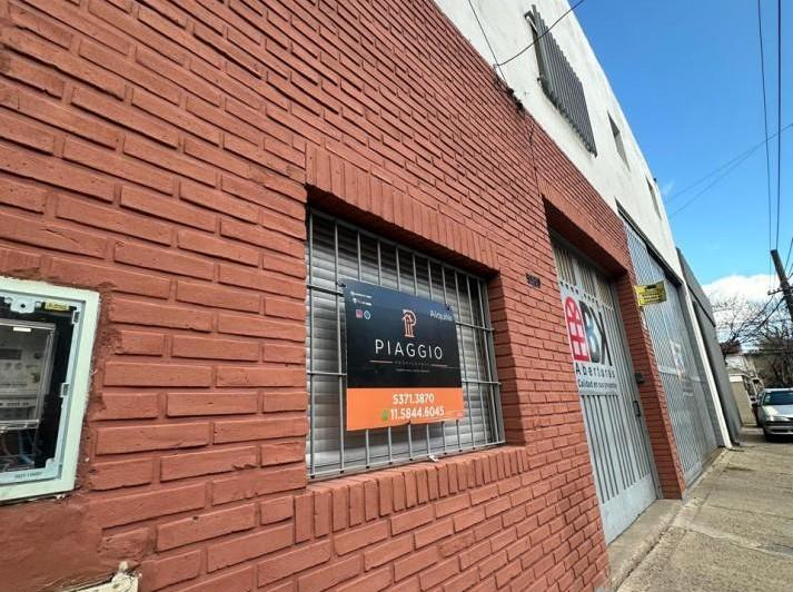 Bodega-Galpón · 900m² · 5 Cocheras