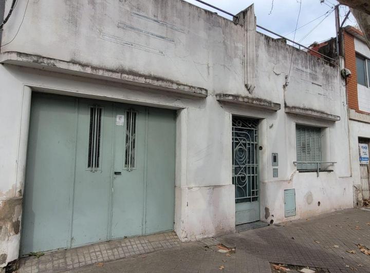 Casa · 70m² · 5 Ambientes · 1 Cochera