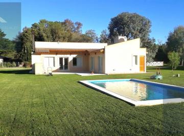 Casa · 126m² · 3 Ambientes · 5 Cocheras · Casa - La Armonia