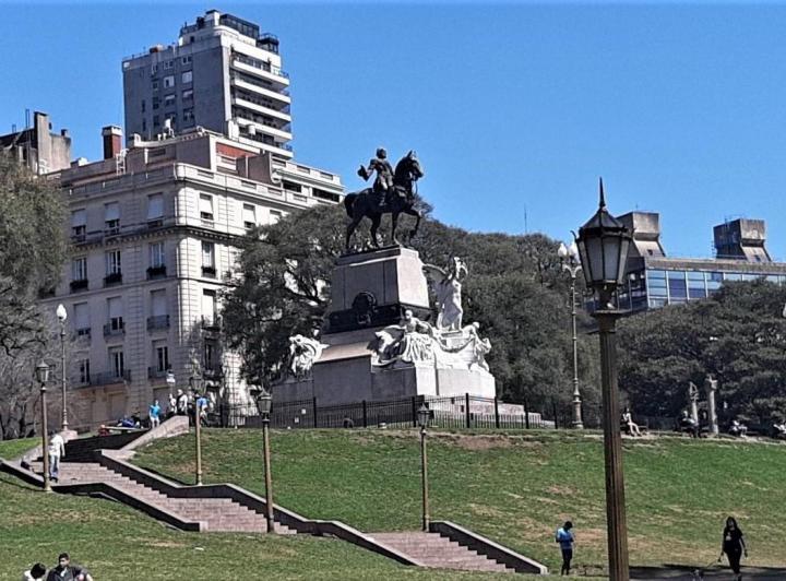 Departamento · 287ha · 6 Ambientes · 2 Cocheras