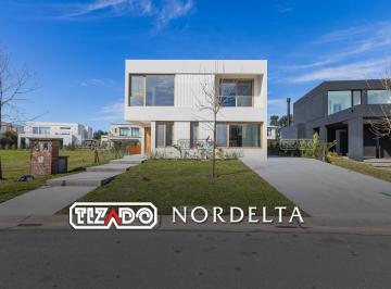 Casa · 255m² · 5 Ambientes · 1 Cochera · Casa en Venta en Carpinchos, Nordelta, Tigre