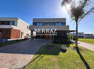 Casa · 270m² · 5 Ambientes · 2 Cocheras · Casa Alquiler 3 Dorm. Lote de 600 m² Carpinchos, Nordelta, Tigre