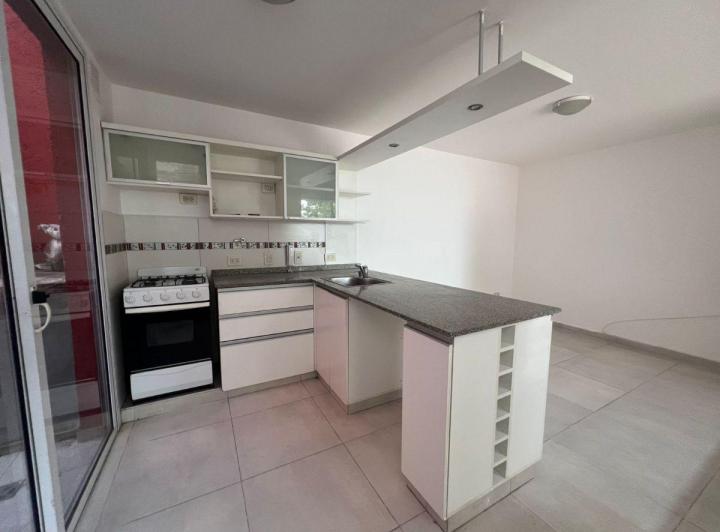 Casa · 80m² · 4 Ambientes · 1 Cochera