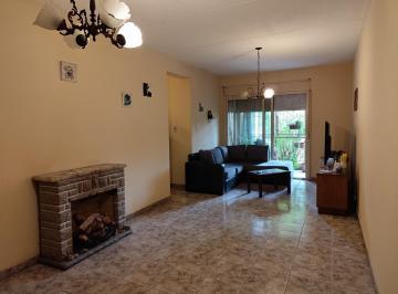 Departamento · 72m² · 4 Ambientes · Venta Dpto 4 Amb Pompeya Pb con Balcon