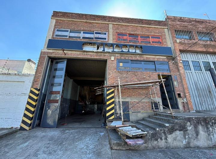 Bodega-Galpón · 450m²
