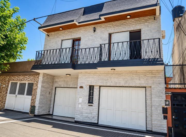 Casa · 192m² · 6 Ambientes · 1 Cochera