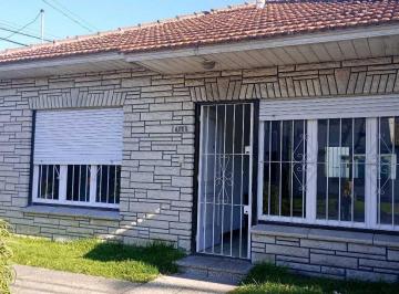 PH · 70m² · 1 Dormitorio · Alquiler 12 Meses, PH 2 Ambientes Pb Al Frente! Santa Cruz 4300