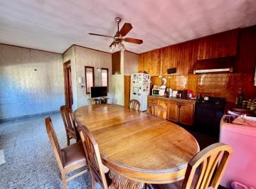 Casa · 171m² · 3 Ambientes · Venta - Casa Planta Alta con Importante Local en Barrio Ludueña, Rosario.