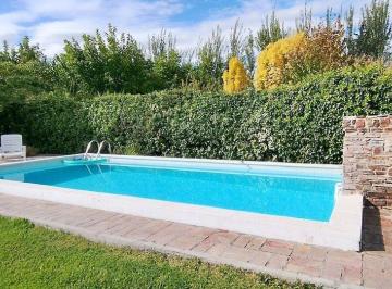 Casa · 115m² · 3 Ambientes · 1 Cochera · Alquiler de Casa con Pileta en Lunlunta, Maipú