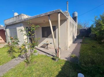 Casa · 67m² · 3 Ambientes · Venta Casa 3 Ambientes en Gonzalez Catan