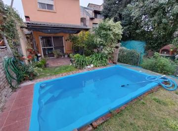 Casa · 180m² · 5 Ambientes · 2 Cocheras · Venta Dos Casas Hurlingham Terreno 380 m²