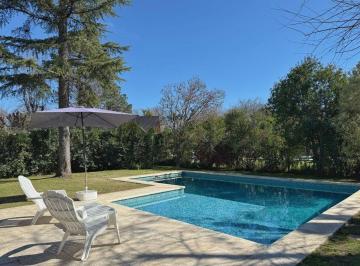 Casa · 125m² · 5 Ambientes · 6 Cocheras · Casa 5 Ambientes en Venta Country La Martona