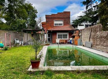 Casa · 220m² · 6 Ambientes · Casa 6 Ambiente Venta en Jose Marmol Mas Local