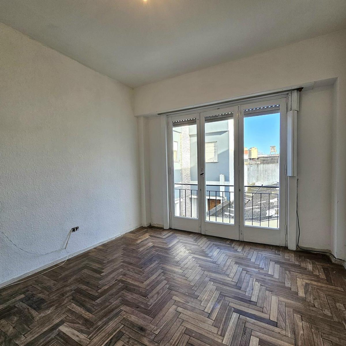 Departamento 2 amb, 38m² al contrafrente — Tucumán entre Castelli y Alvarado