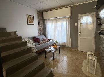 Casa · 117m² · 6 Ambientes · 1 Cochera · Casa en Bo. Bouchard