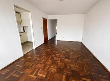 Departamento · 55m² · 4 Ambientes · Alquiler de Apartamento de 2 Dorm. en El Centro, Montevideo