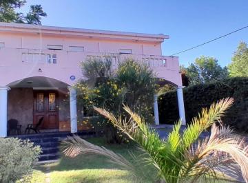Casa · 217m² · 4 Dormitorios · 1 Cochera · Casa en Trapiche