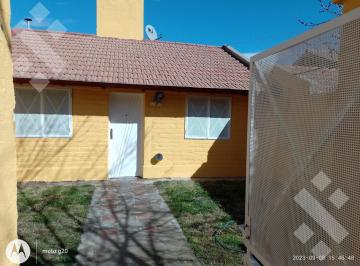 Casa · 94m² · 4 Ambientes · 1 Cochera · En Alquiler | Casa de 3 Dorm. | Calle Albardón 4260 | Neuquén Capital