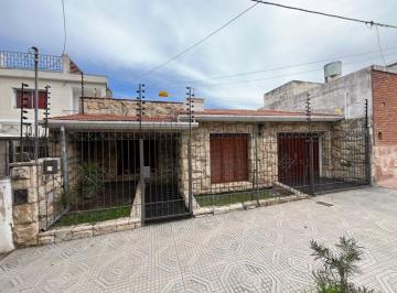 Casa de 4 ambientes, Córdoba · Hermosa Casa 3 Dor + Cochera + Piscina