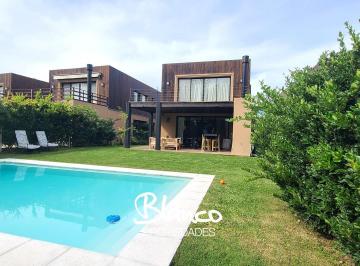 Casa · 130m² · 4 Ambientes · 2 Cocheras · Casa en Alq. Temporario en Estancias del Rio, Estancias del Pilar, Pilar