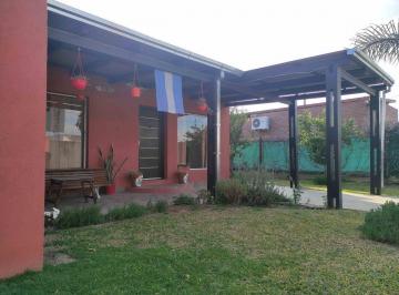 Casa · 189m² · 4 Ambientes · 1 Cochera · Casa en Funes City