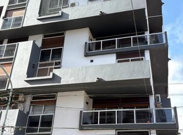 Departamento · 65m² · 3 Ambientes · 1 Cochera · Departamento de 3 Ambientes con Cochera Cubierta en El Centro de Quilmes.