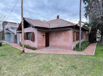 Casa · 96m² · 5 Ambientes · 1 Cochera · Casa en Manuel B Gonnet