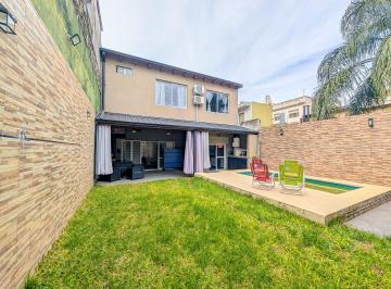 Casa · 225m² · 5 Ambientes · 1 Cochera · Casa de Pasillo Unico - 3 Dorm. - Paraguay 2500 - Abasto Rosario