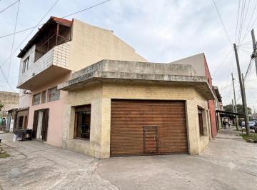 Casa · 187m² · 3 Ambientes · Casa con Local Comercial'' Oportunidad''