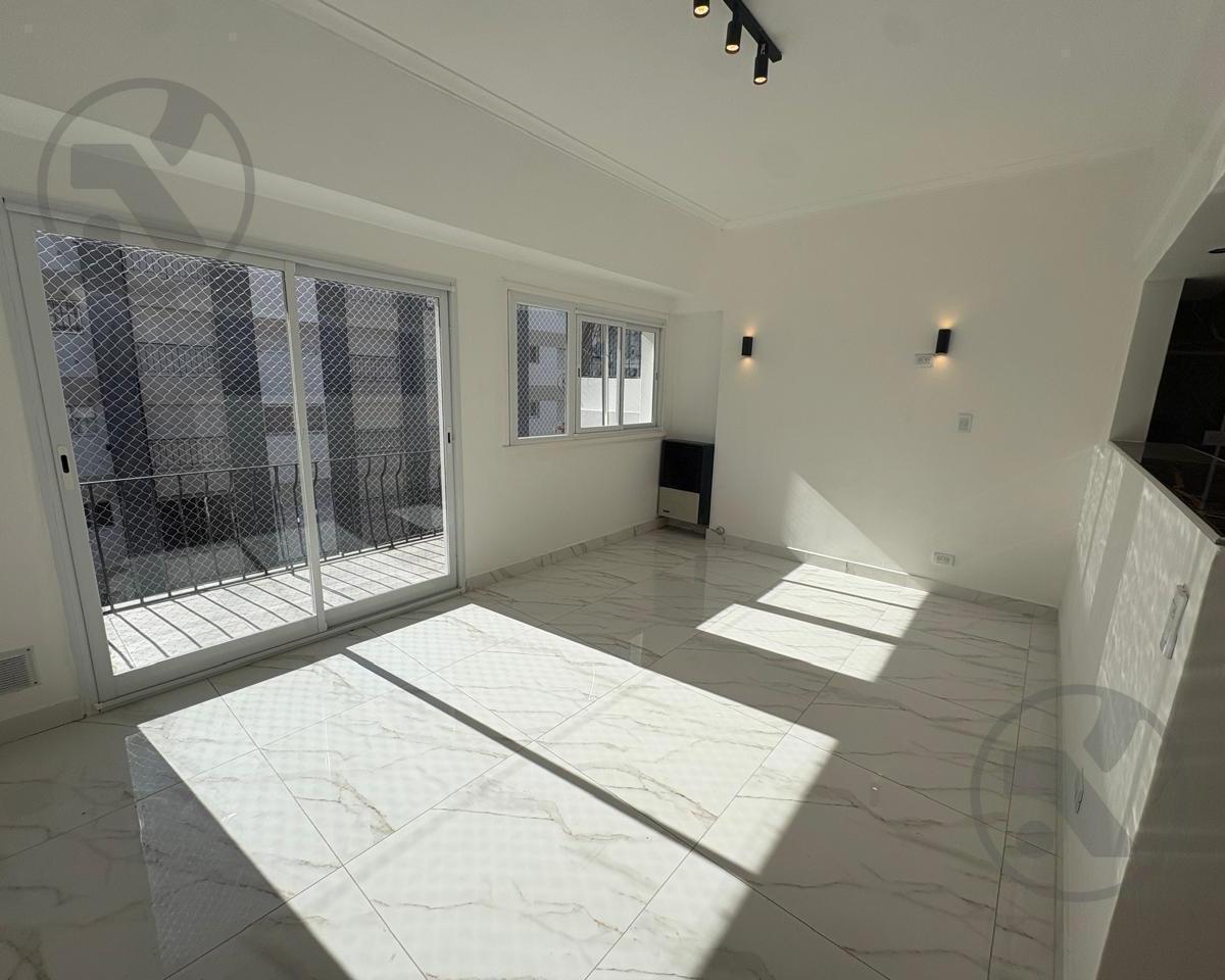 Venta | departamento 3 ambientes totalmente reciclado con balcón