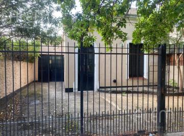 Depósito · 200m² · 4 Ambientes · 1 Cochera · Depósito en Temperley