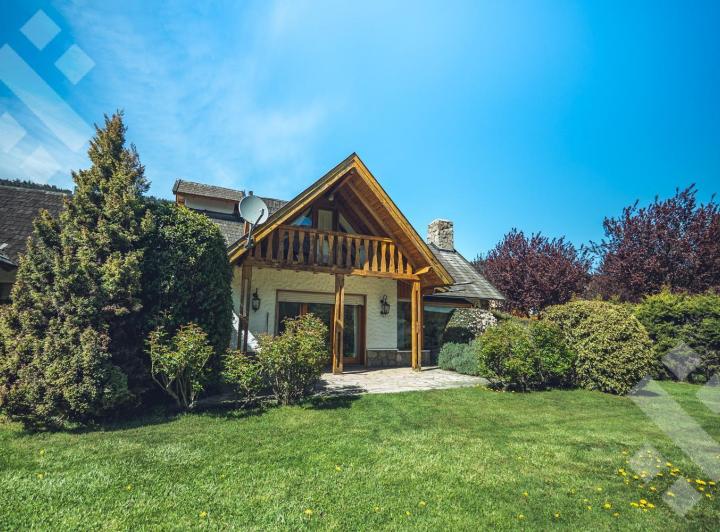 Casa · 171m² · 5 Ambientes · 1 Cochera