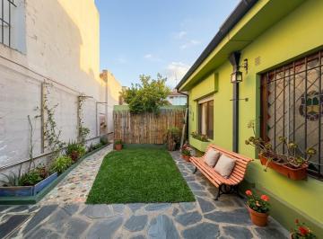 PH · 76m² · 3 Ambientes · 1 Cochera · PH en Venta, 3 Ambientes con Jardín, Martínez